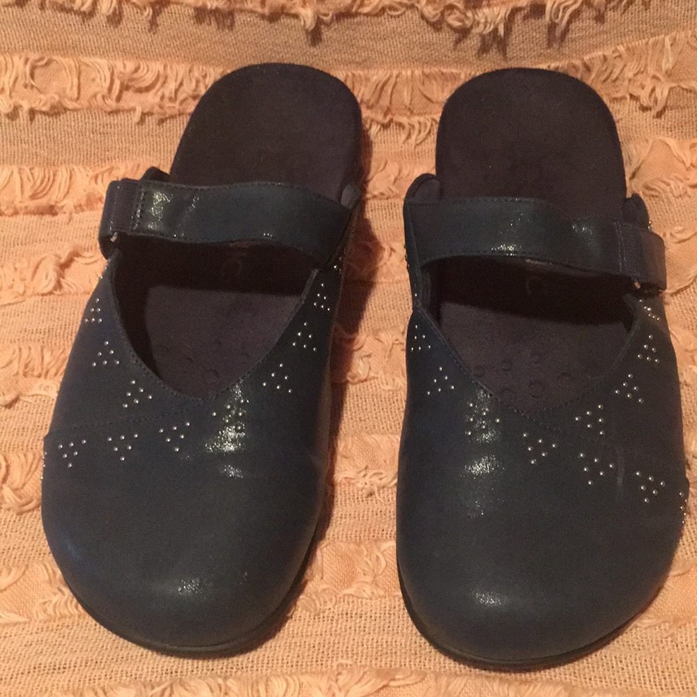 Ladies Blue Vionic Shoes